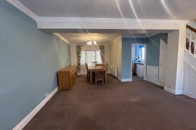 59, Heath Road, Uxbridge photo 2
