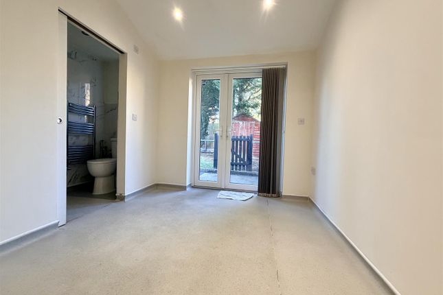 Bracken Close, Leicester photo 5