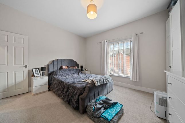 627 Bolton Road, Wigan photo 4