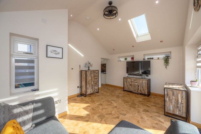 21, Burrows Grove, Barnsley photo 4