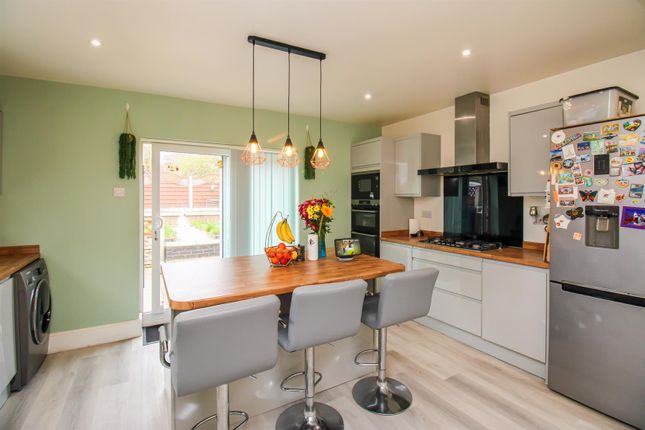 9, Castle View, Barnsley photo 3