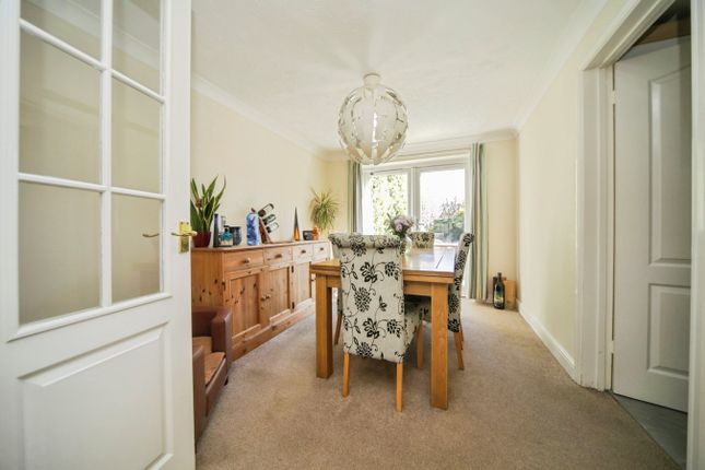 15, Aspen Close, Ipswich photo 4