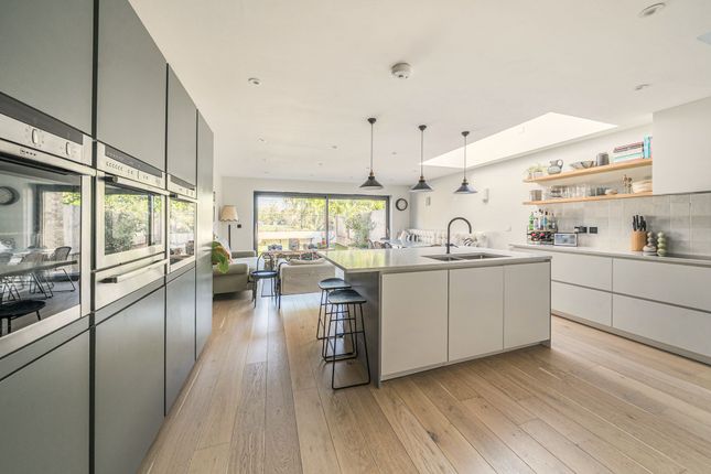 12 Maidenhead Road, Windsor photo 2