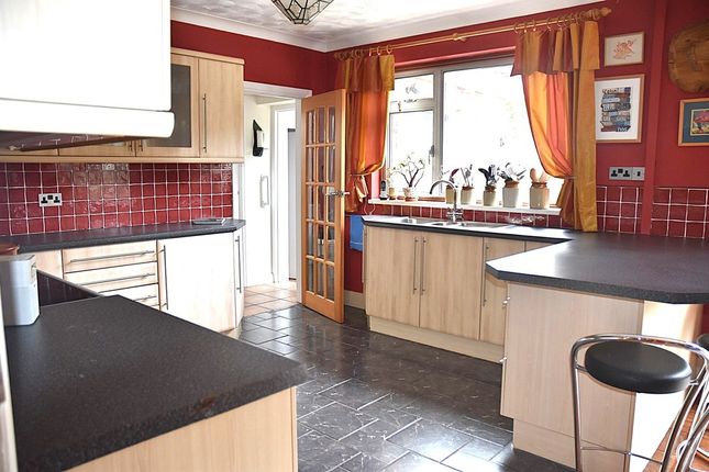 Bronwydd, Carmarthen Road, NEWCASTLE EMLYN photo 4