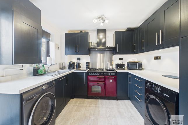 17 Wills Close, Arundel photo 3