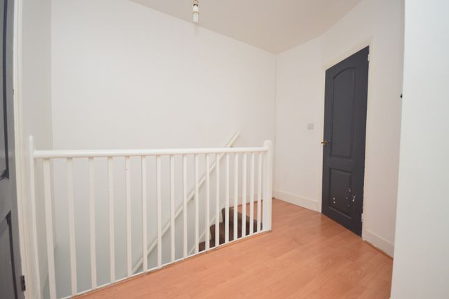 75 Wilmington Gardens, Barking, London photo 5
