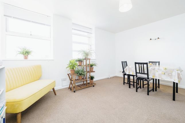 Flat 46, The Lumiere Building, 544, Romford Road, London photo 3