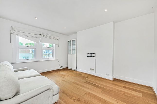Flat D, 80, Union Road, London photo 2