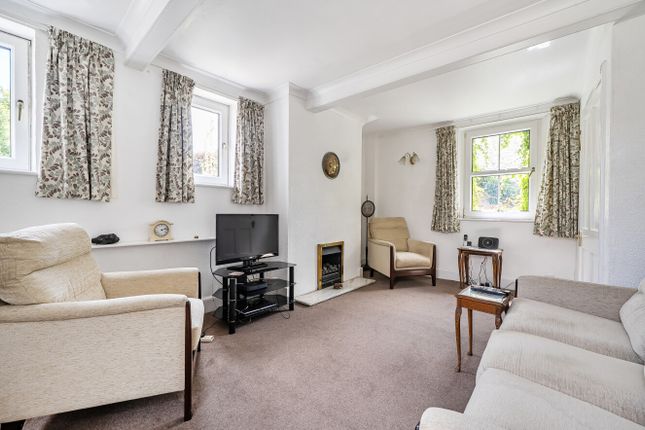 2 Fernleigh,, Chardstock, Devon photo 4