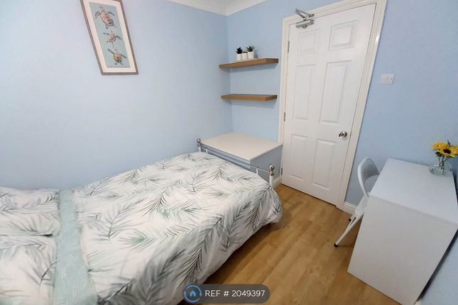 Thumbnail Room to rent in Trindehay, Basildon