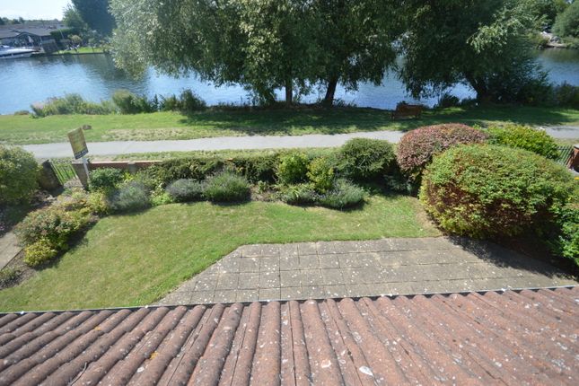 Property for sale in Thames Side, Staines-Upon-Thames