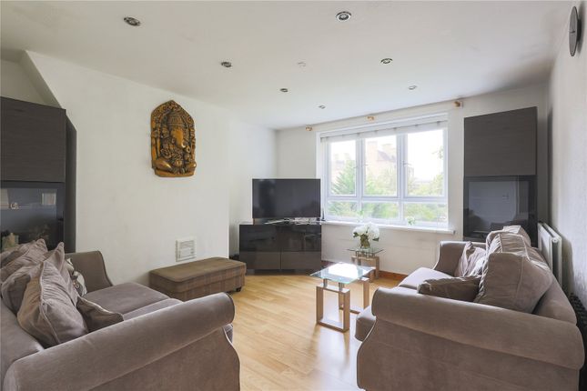 Thumbnail Flat for sale in Dalmeny Avenue, Tufnell Park, London