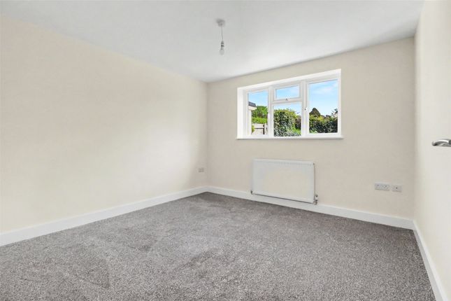 2 Parklands Close, South Molton Devon, Devon photo 5