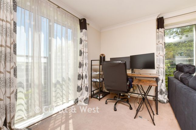 Kingston Square, Buffers Lane, Leatherhead photo 2