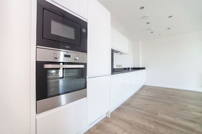 Apartment 195, Baronet House, London photo 4