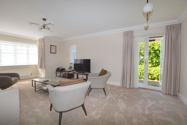 Flat 1 Argent House, 30 The Avenue, Pinner photo 2
