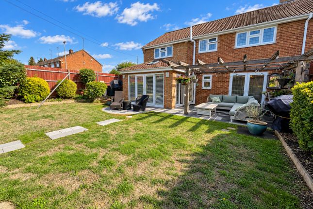 75, Bosmore Road, Luton photo 2