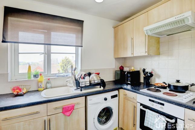 57, Firedrake Croft, Coventry photo 4
