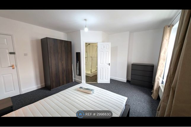 Room    High Street, Eastleigh photo 3