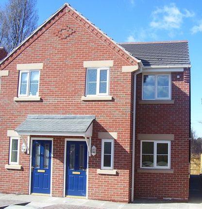 3 bed semi-detached house to rent in Barn Croft, Mansfield, Nottinghamshire