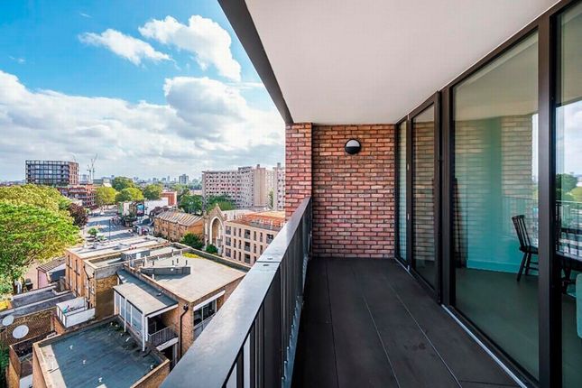 Flat to rent in Rosewood Building, Cremer Street, Shoreditch