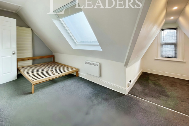 18, Napier Court, West Cliff photo 5