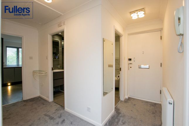 5, Village Road, Enfield photo 4