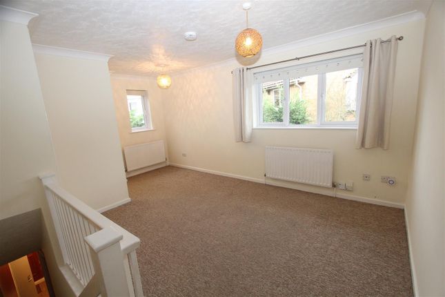 69, Fallowfield, Sittingbourne photo 5