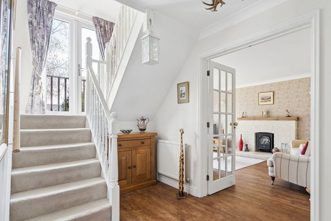 14 The Orchard, High Wycombe photo 3