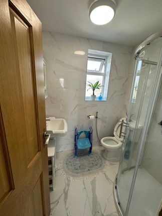 58, London Road, Grays photo 5