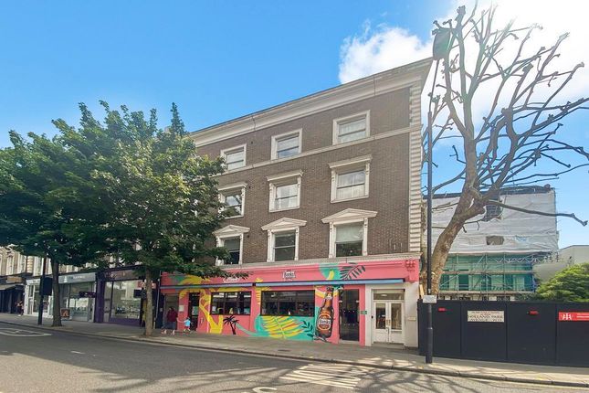 Flat for sale in Notting Hill Gate, London