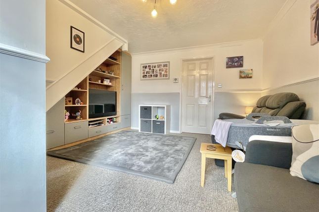 4, Larkspur Close, Weymouth photo 2
