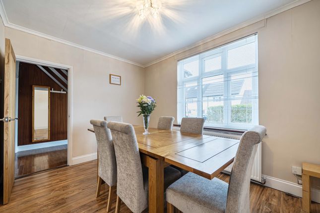 12, Hindhead Green, Hertfordshire photo 4