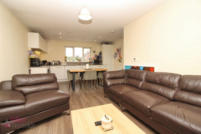 Flat 5, Hazelbourne Avenue, Borough Green photo 2