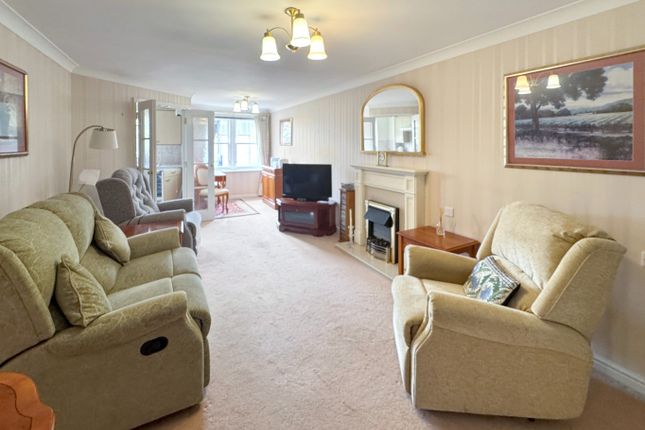 Flat 49, Nelson Court, Gravesend photo 2