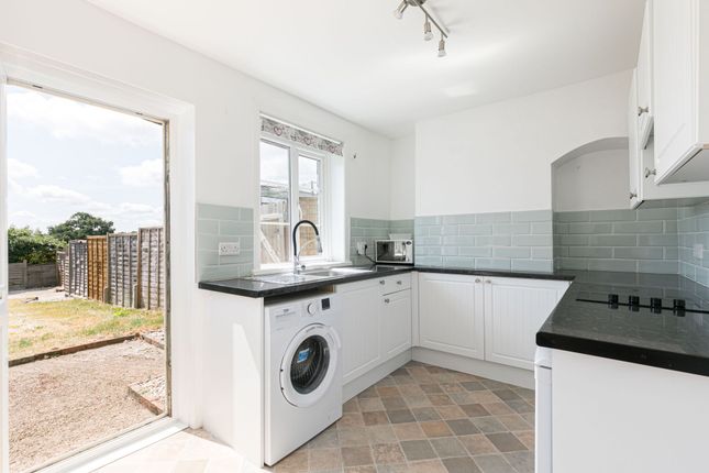 9 East Street, Crawley photo 4