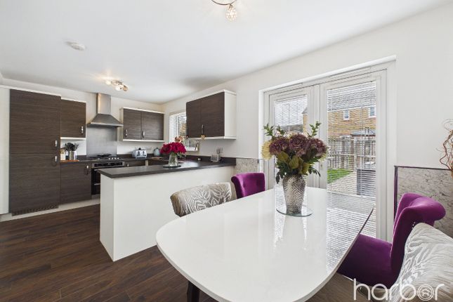140 Haining Wynd, Muirhead, North Lanarkshire photo 2