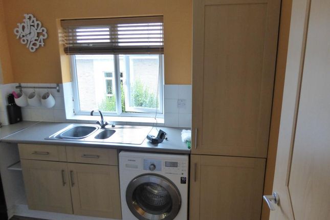 Flat 12, St. James Court, Staines-upon-Thames photo 5
