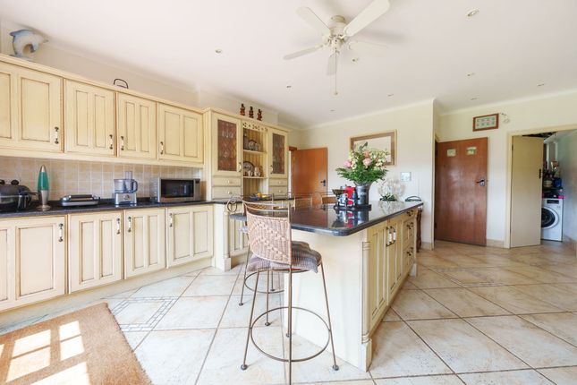 Hawks View, Guildford Road, Leatherhead photo 3