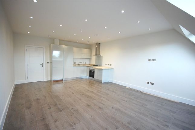 Thumbnail Flat to rent in Woodside Park Road, London