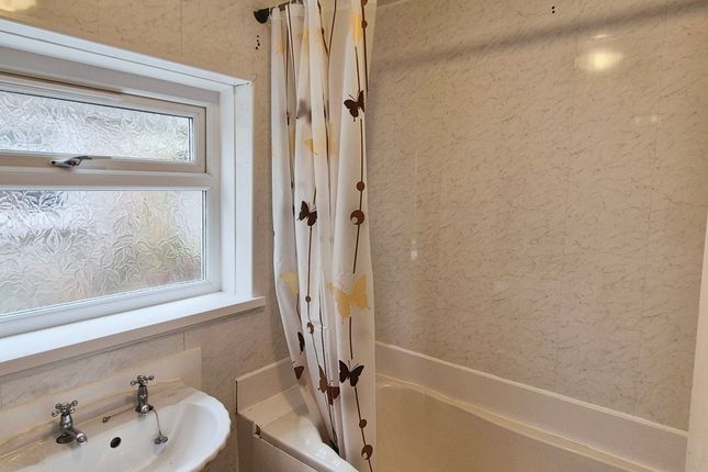 38, NEATH photo 4