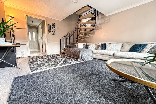 26 Marden Grove, Taunton, Somerset photo 4
