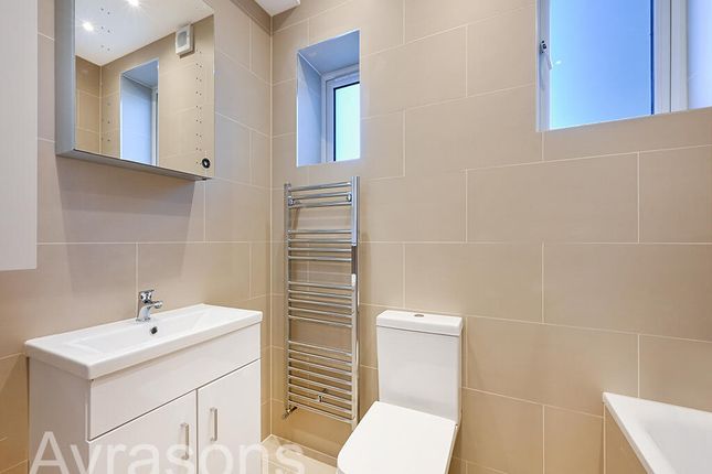 Flat F, 86, Talfourd Road, London photo 3