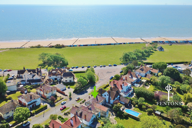11, Second Avenue, Frinton-on-Sea photo 2