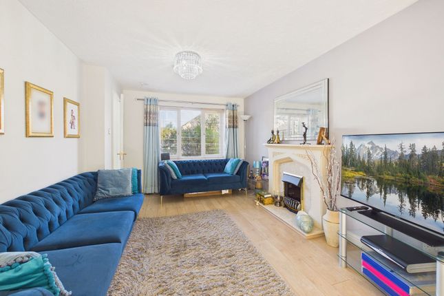 42 Thornhill Close, Gateshead photo 2
