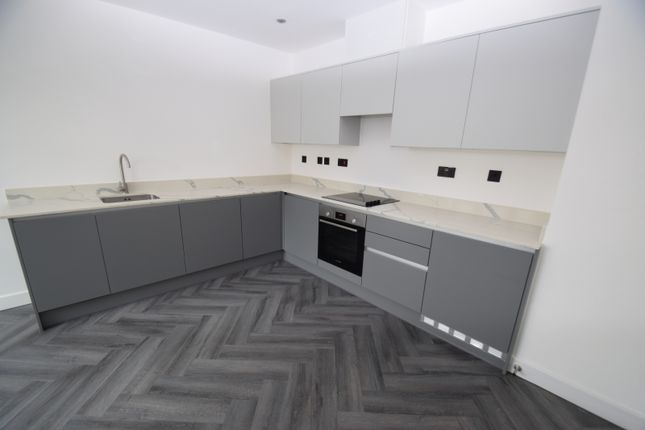 1 Bedroom Second Floor Apartment With Balcony In The Vibrant Heart Of Southend-On-Sea