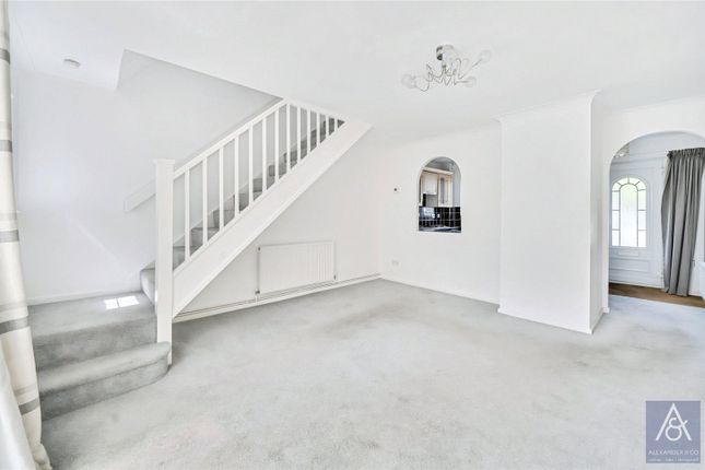 15, Krohn Close, Buckinghamshire photo 2