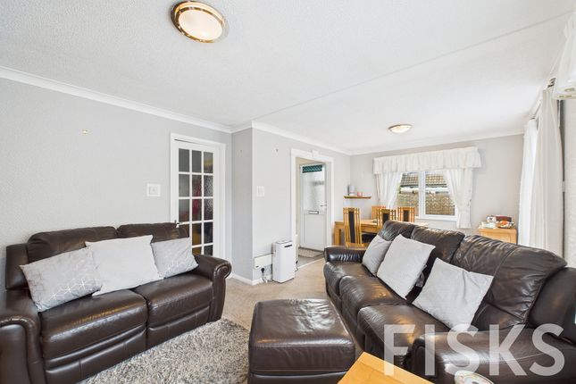10, Kingsleigh Park Homes, Benfleet photo 2