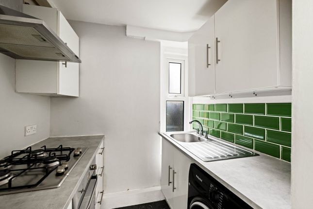 32a, Westbourne Gardens, Folkestone photo 3
