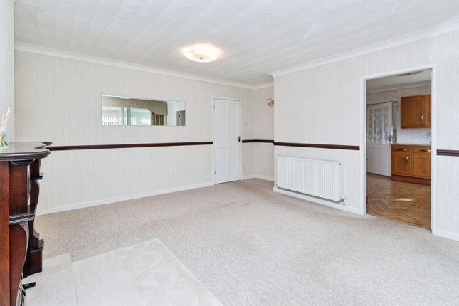 56, Witney Road, Staffordshire photo 3